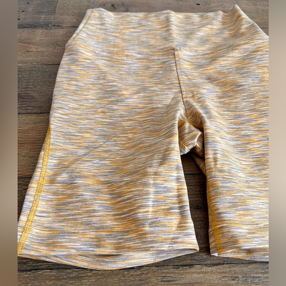 OUTDOOR VOICES Yellow and Gray Heather Flow 7” Inseam Sunset Biker Shorts Sz XS - Picture 8 of 12